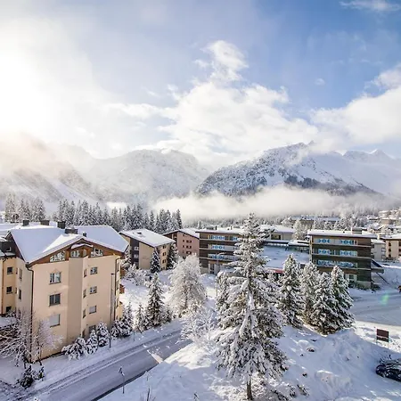 Alexandra 611 By アパート